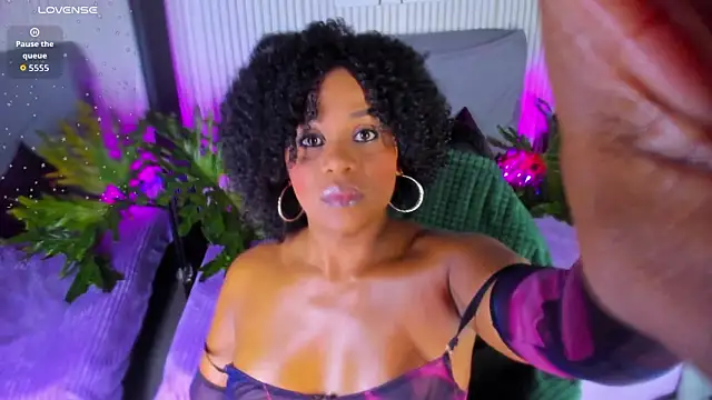 AriebonyBrooke's Live XXX Chat