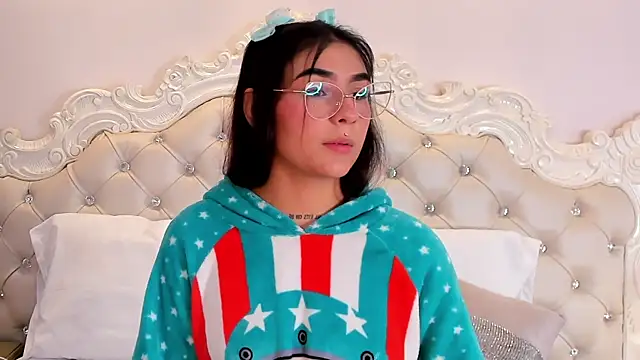 دردشة VioletBlaze الجنسية المباشرة