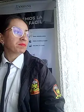 Valentina--1のライブXXXチャット