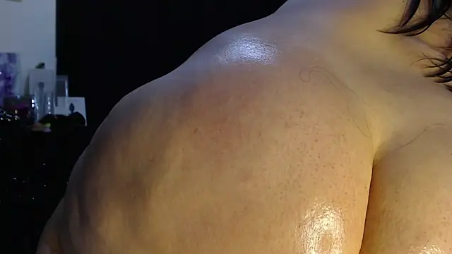 Danna_chubby_ élő XXX-chatje