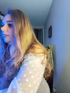 Juicy_PeachLux's Live XXX Chat