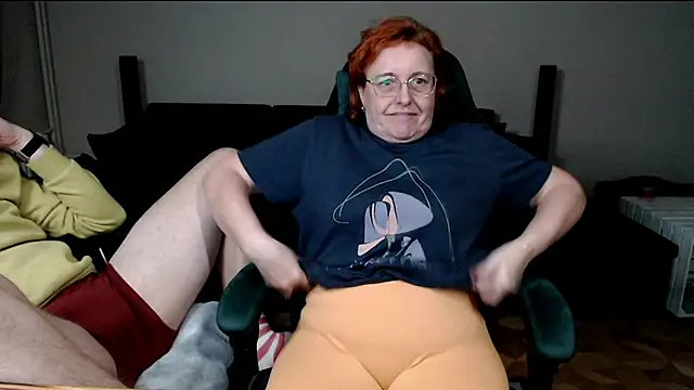 JoannaAndNeighbour's Live XXX Chat