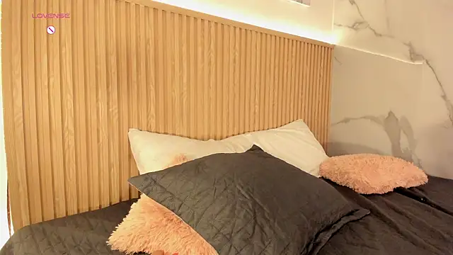 XXX chat uživo modela Fyre_divine