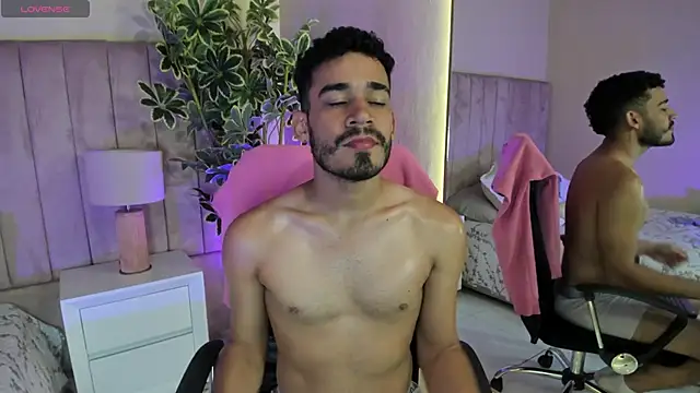 Show modela aries_unbound na web-kameri