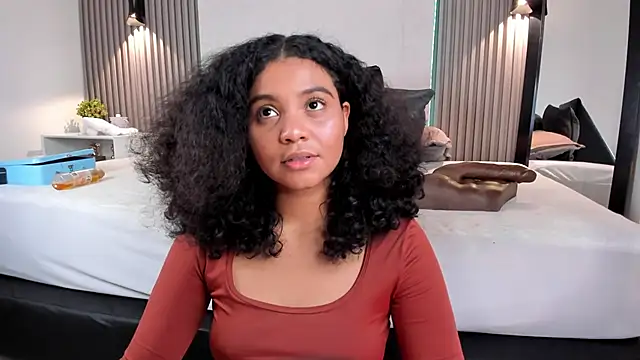 Zafiiraa élő XXX-chatje