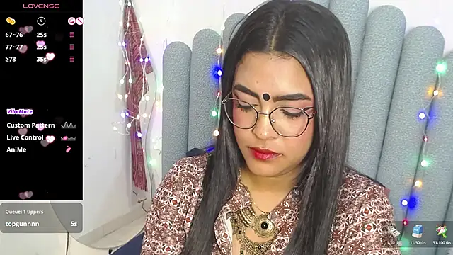 lakshmiraniii's Live XXX Chat