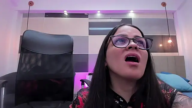 Zara_Jackson élő XXX-chatje