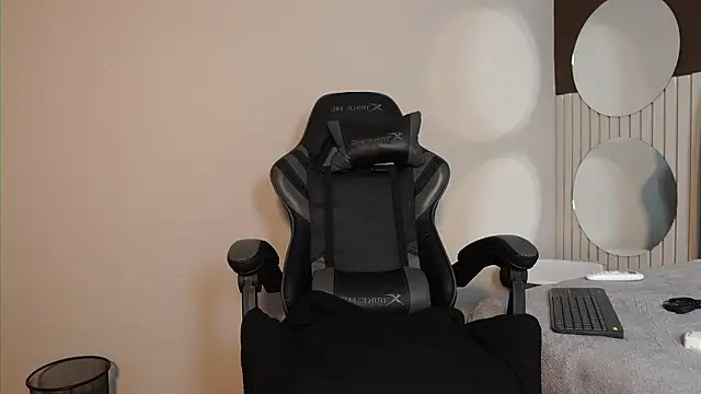 Ariaa_Isabell Show Webcam