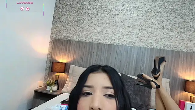 nicol_alvarez: απευθείας συνομιλία ΧΧΧ