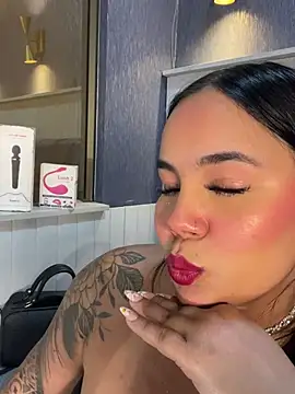 EmilyQueen3x's Live XXX Chat