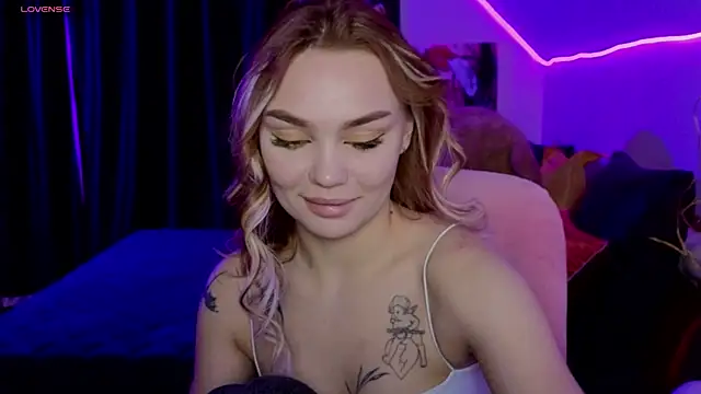 KitsyMoore's Live XXX Chat