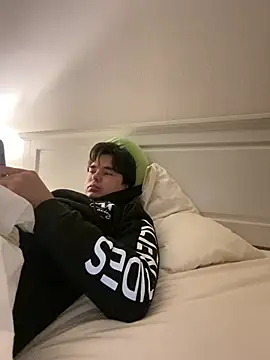 phantom898983's Webcam Show