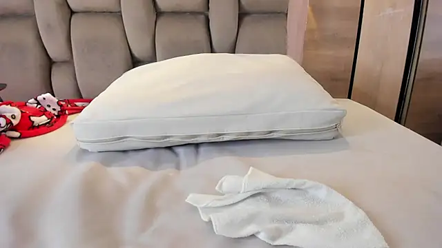 karol_lewiss' Live XXX Chat