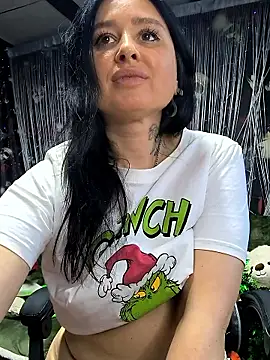 Chatroom XXX en direct de KikiXRed