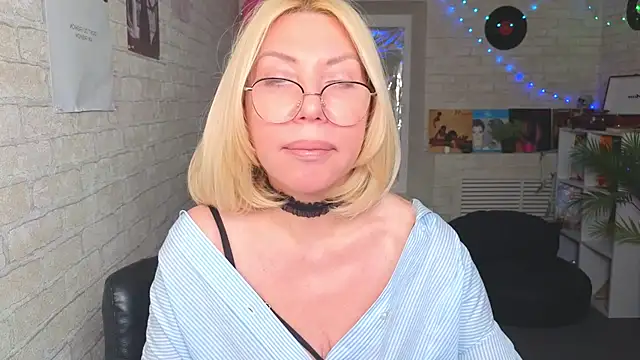 دردشة Wendy_Waves الجنسية المباشرة