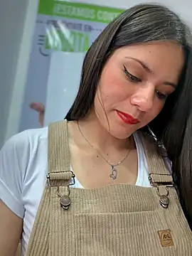 دردشة CHARLOTTE__05 الجنسية المباشرة