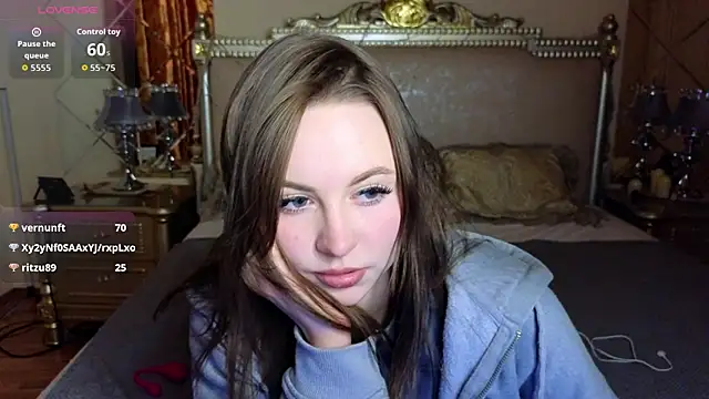 HolyBabyDoll: απευθείας συνομιλία ΧΧΧ