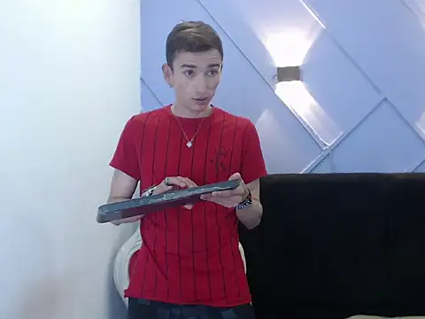 Iam_Smith_ Show in webcam