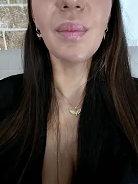 Glamour_Grace Adlı Modelin Canlı XXX Sohbeti