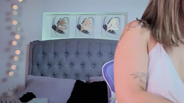 แชท XXX สดของ Isabella_lt