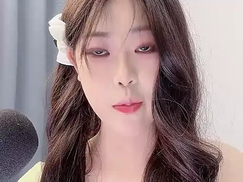 Pokazy przed kamerką – smalldaisy