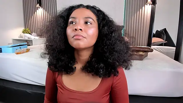 ZafiiraaのライブXXXチャット