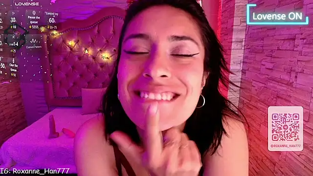 Chat +18 de Roxanne_Han ao vivo