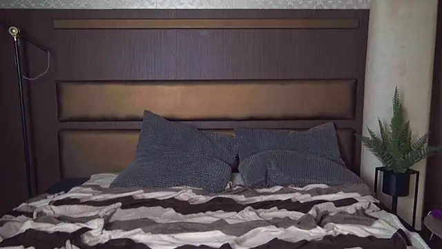 Chat XXX Live BustyBrunettes