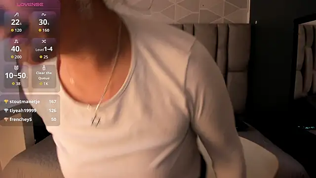 Charlot_milf Chat XXX in diretta