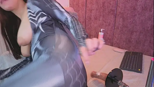 Chat +18 de maddy1y_ ao vivo