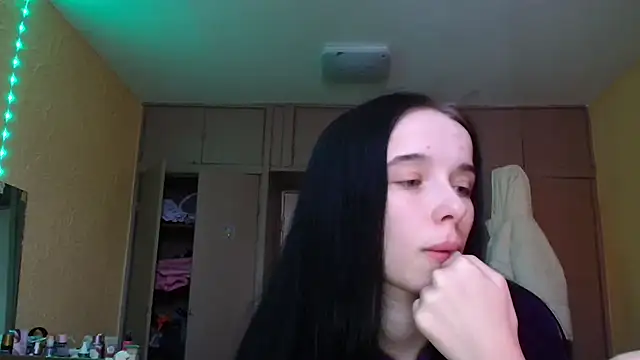 Chat +18 de Emilia_Light ao vivo