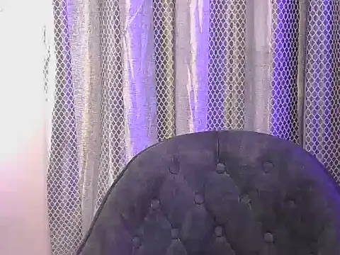 Chat +18 de hey-pinky ao vivo