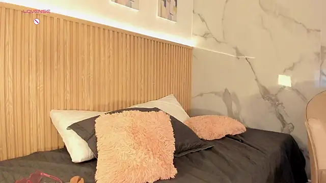 Fyre_divine's Live XXX Chat