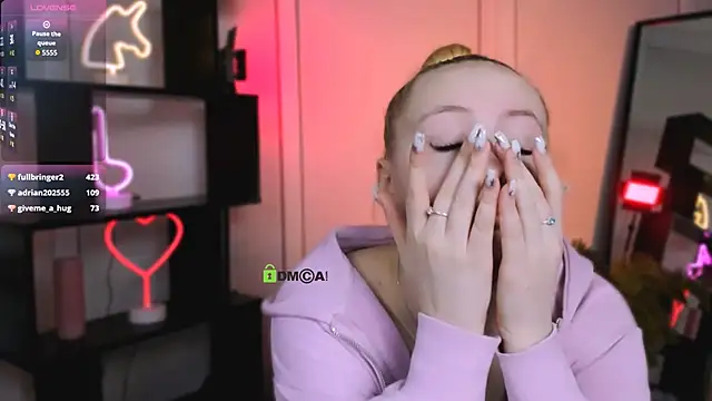 Chat XXX ao vivo de mila_glow1