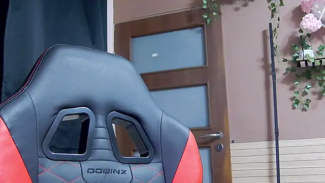 karo123421 Adlı Modelin Canlı XXX Sohbeti