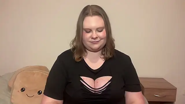 BriannaFlirty élő XXX-chatje