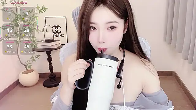 Insist6's Live XXX Chat