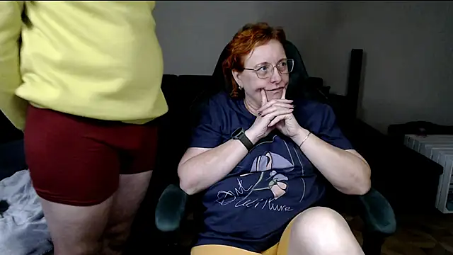 JoannaAndNeighbourのライブXXXチャット