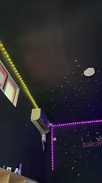 Chat +18 de naho_love ao vivo