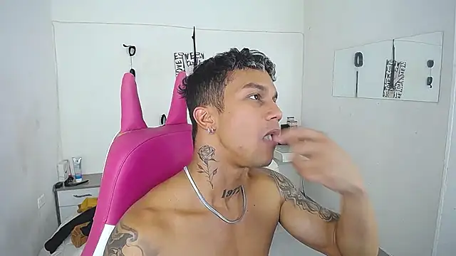 Leonard_Price's Webcam Show