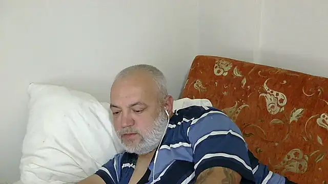 husoizmir's Live XXX Chat