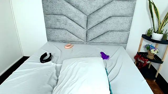 KimberlyFox_t's Live XXX Chat