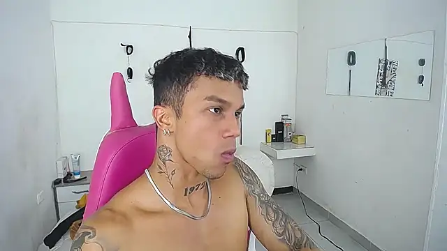 Leonard_Price Show in webcam