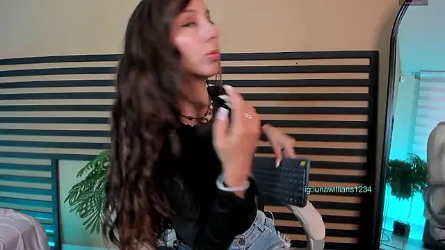luna_willians' Live XXX Chat