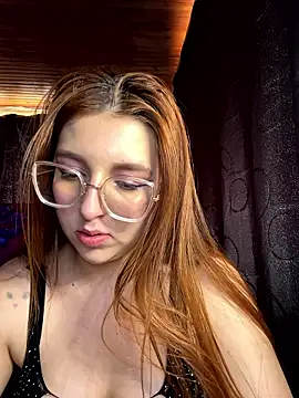 CoraVibes' Live XXX Chat