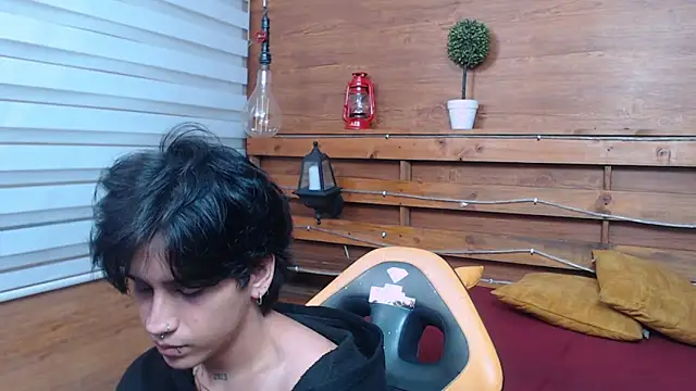 alex_477 Chat XXX in diretta