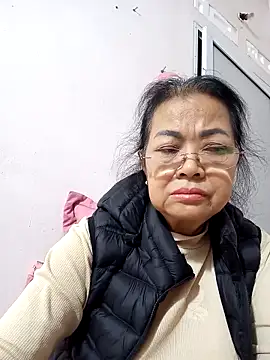 Hotestlove élő XXX-chatje