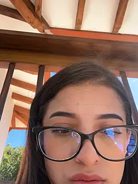 Arilwn Live XXX chat