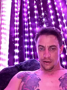 Chatroom XXX en direct de Highfrog1