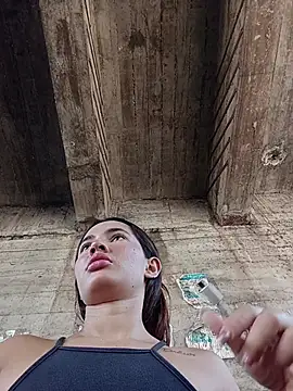 -Nicol's Live XXX Chat